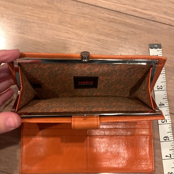 Hobo International wallet – Orange - Picture 13 of 16